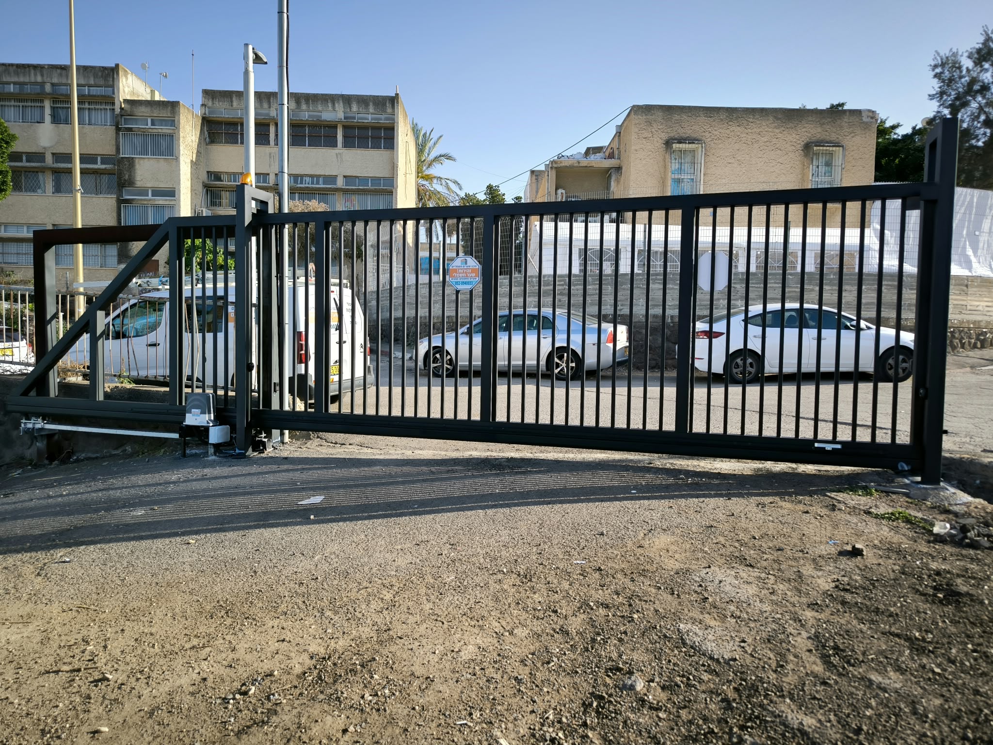 שער חשמלי מרחף 7